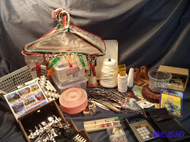 lot 147 image: Sewing Notions, Collectibles