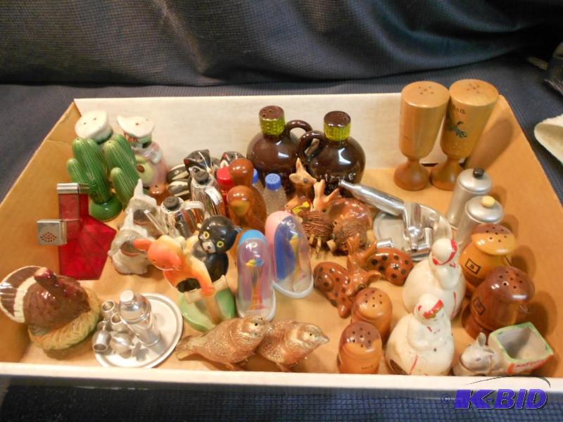 lot 16 image: Salt and Pepper Shakers