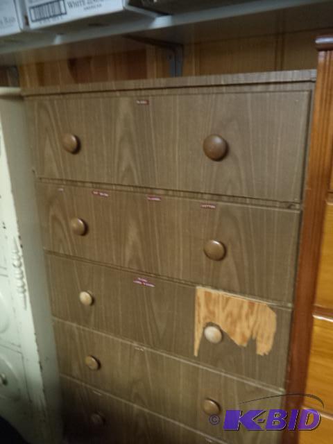 lot 160 image: Pine Dresser