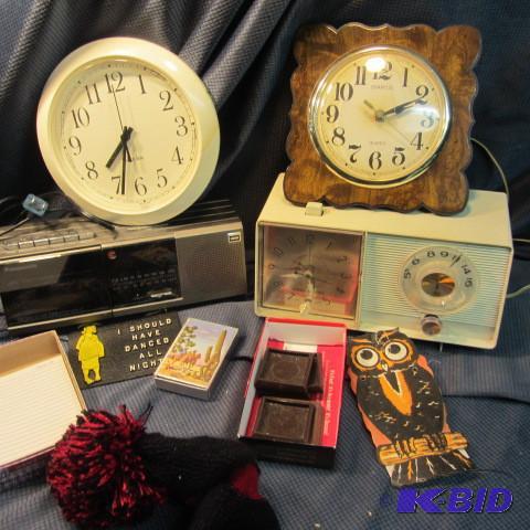 lot 183 image: Retro Clocks