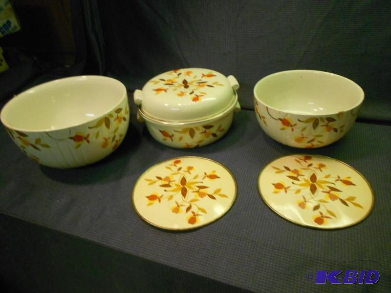 lot 216 image: Hall Jewel Tea