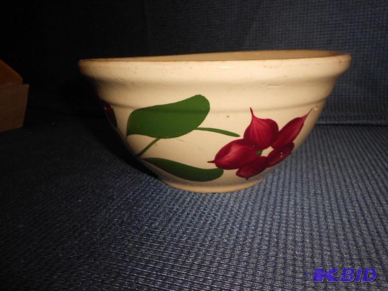 lot 218 image: Watt Star Flower Bowl