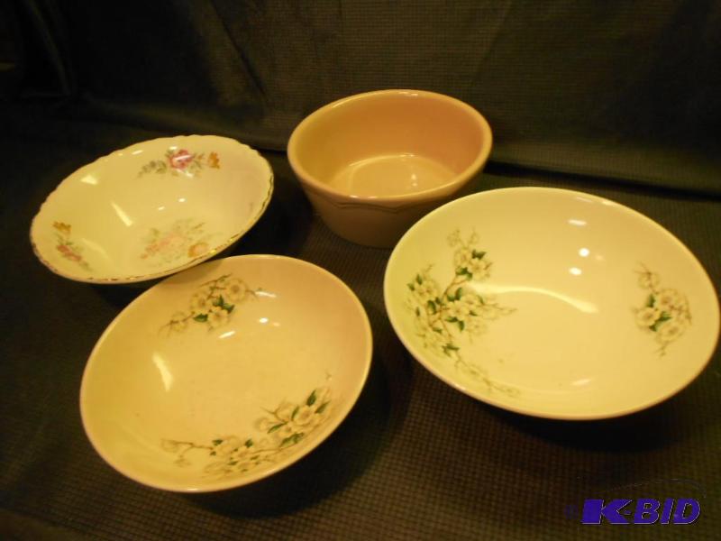 lot 224 image: Hall Bowl