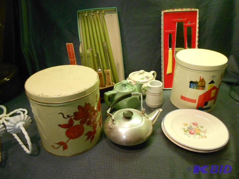 lot 236 image: Tins and Servers
