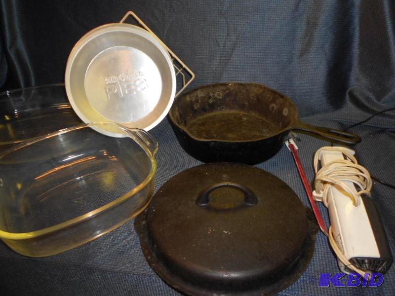 lot 238 image: Fire King, Cast Fryer