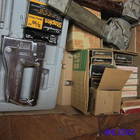 lot 261 image: Staplers