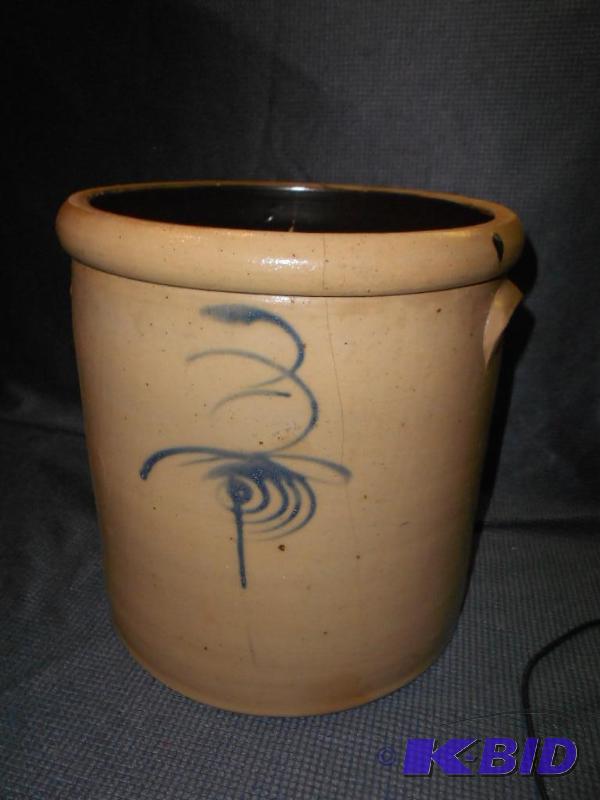 lot 303 image: Red Wing Salt Glaze Crock