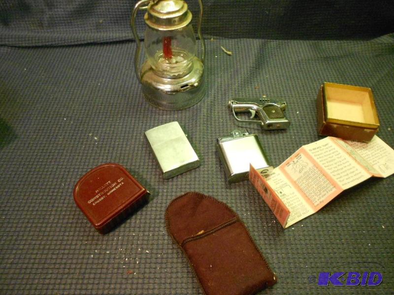 lot 313 image: Zippo Novelty Lighters