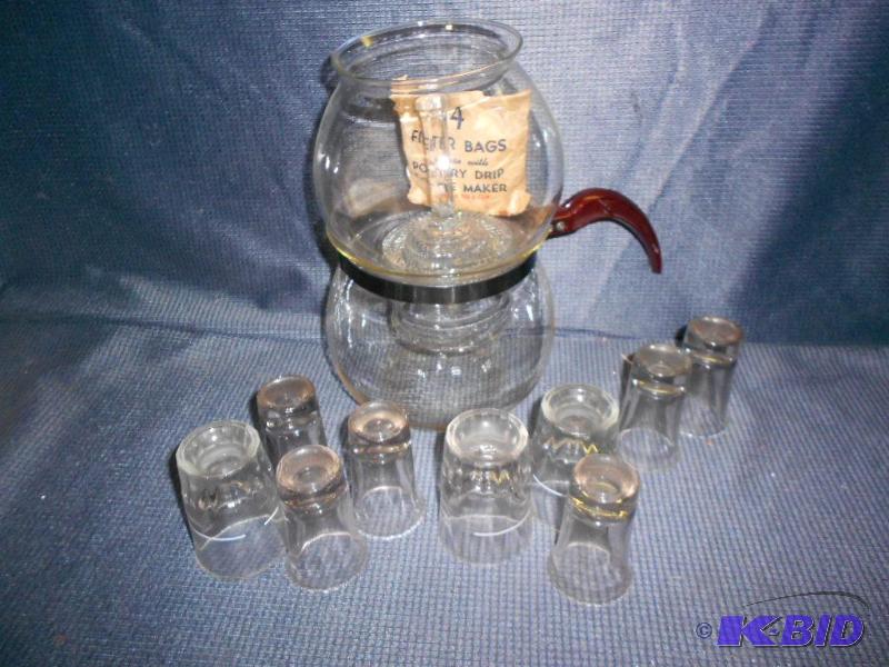 lot 314 image: Pottery Drip Glass Coffee Pot