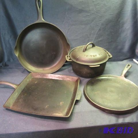 lot 327 image: Griswold Cast Pans
