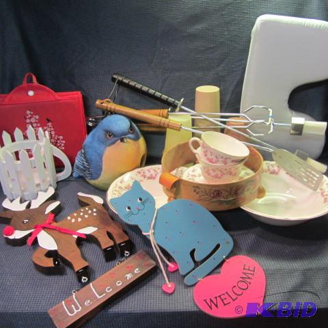 lot 348 image: Bird House