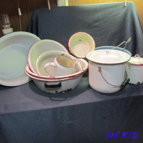 lot 351 image: Enamelware