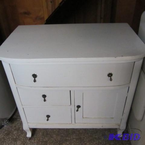 lot 357 image: Painted Commode
