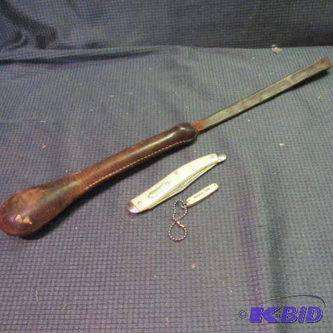 lot 373 image: Pocket Knifes, Billy Club