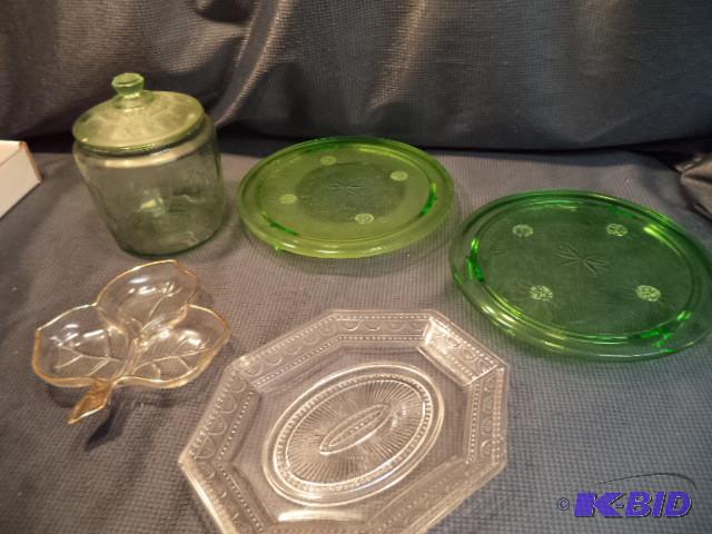 lot 39 image: Green Depression Glass