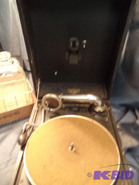 lot 53 image: Victrola Record Player
