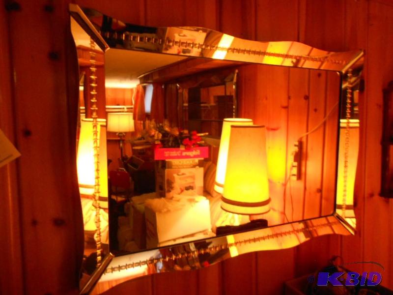 lot 92 image: Sofa Mirror