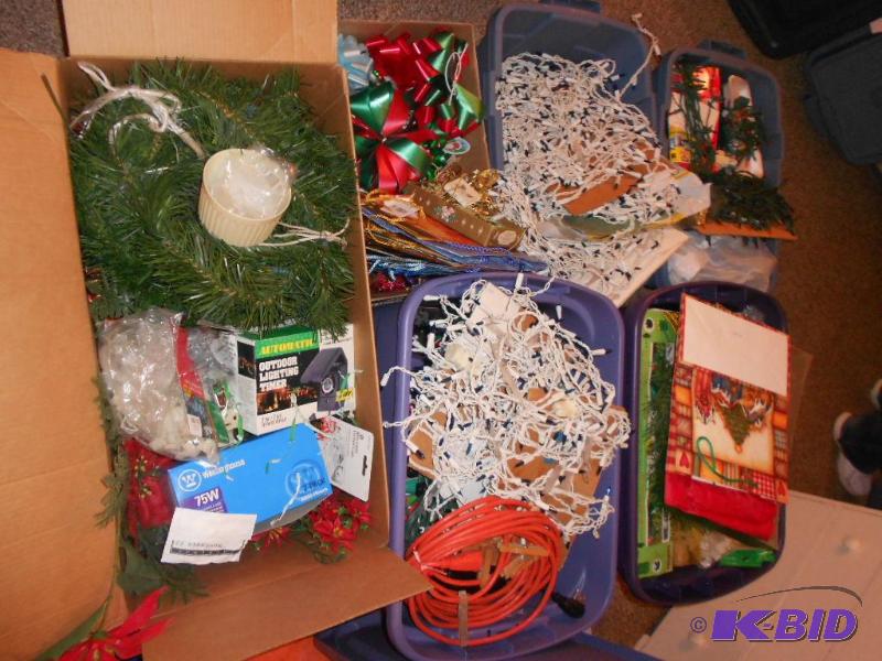 lot 99 image: Christmas