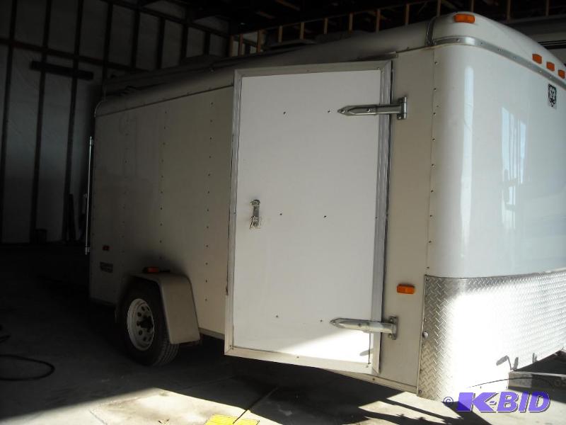 lot 11 image: Enclosed Trailer