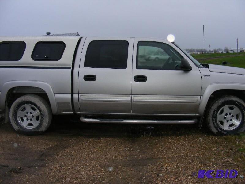 lot 19 image: 2006 Chevy Silverado