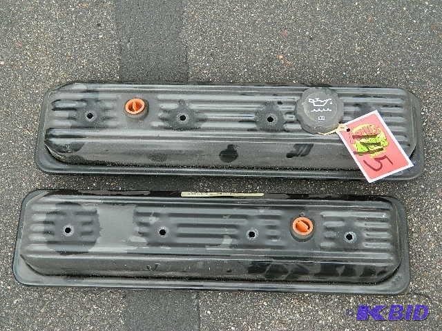 lot 145 image: Valve covers for small block. ...