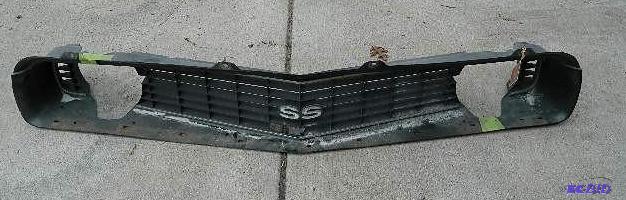lot 179 image: Grill for 1969 Camaro. Please see p...