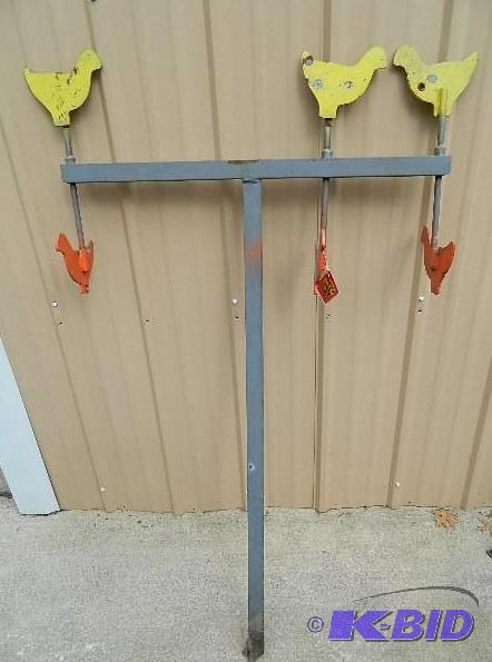 lot 184 image: Chicken Spinning Target  32" ...