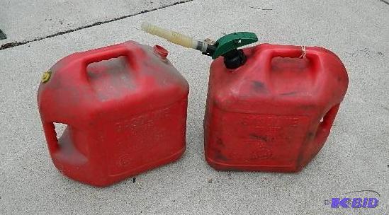 lot 189 image: Gas Cans lot of (2). Please see pic...