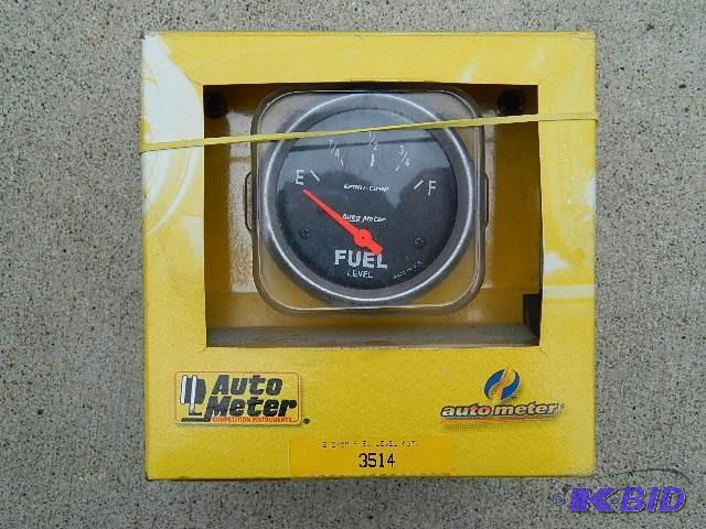 lot 225 image: New Auto Meter Fuel Gauge  Univers...
