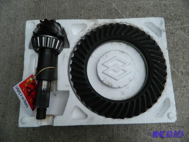 lot 232 image: Ring and Pinion 9 & 41  Dana 6...