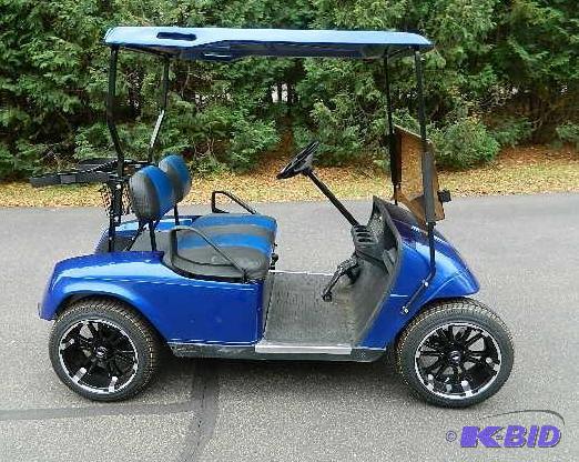 lot 4 image: 2005 E-Z Go TXT Golf Cart. 4 stroke...