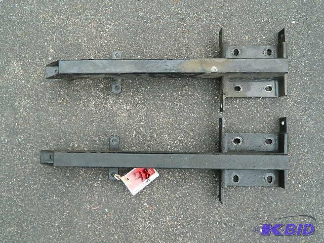 lot 48 image: Traction bars (pair) for 1967 - 196...