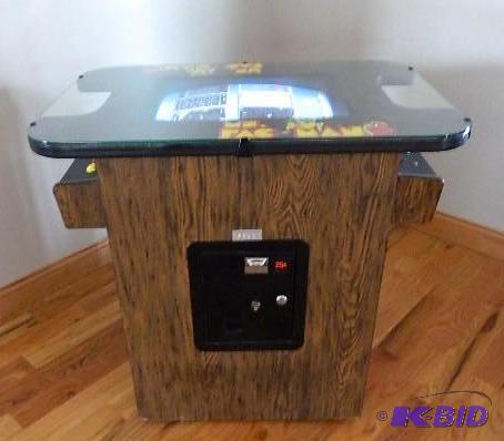 lot 5 image: Miss Pac-Man Cocktail Table video g...