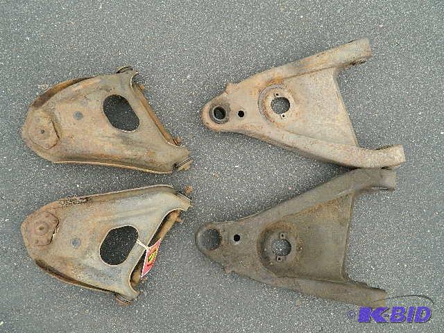 lot 57 image: Control arms (set of 4, top and bot...