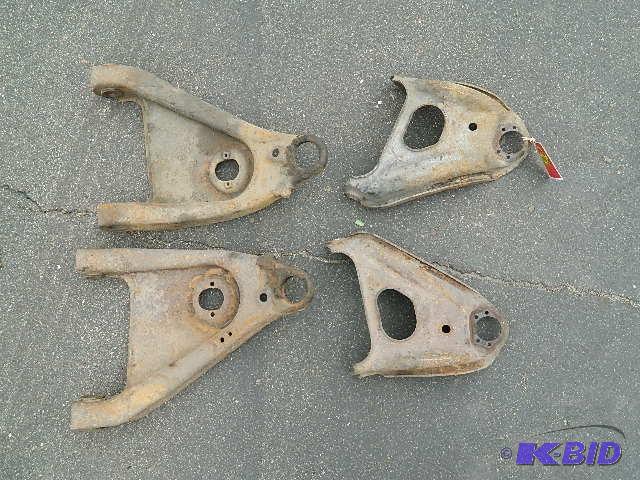 lot 58 image: Control arms (set of 4, top and bot...