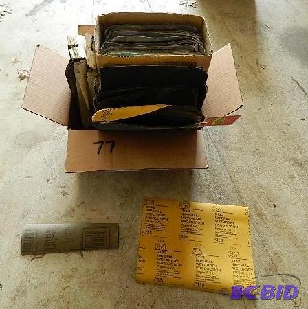 lot 77 image: Mixed lot of sandpaper and emery pa...