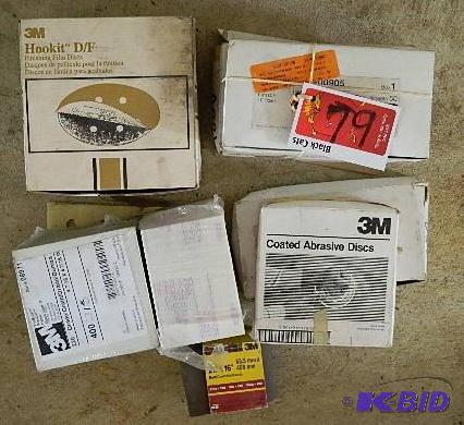 lot 79 image: Odd lot of abrasive sheets. P800 fi...