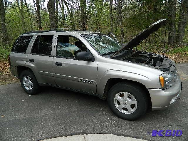 lot 8 image: 2002 Chevy Trail Blazer LS. Unknown...