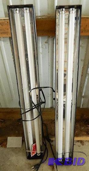lot 80 image: Grow lights (pair). 36 in. Untested...