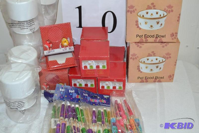 lot 10 image: pet food bowls, M&M photomemo holder & misc