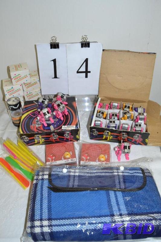 lot 14 image: New retail items