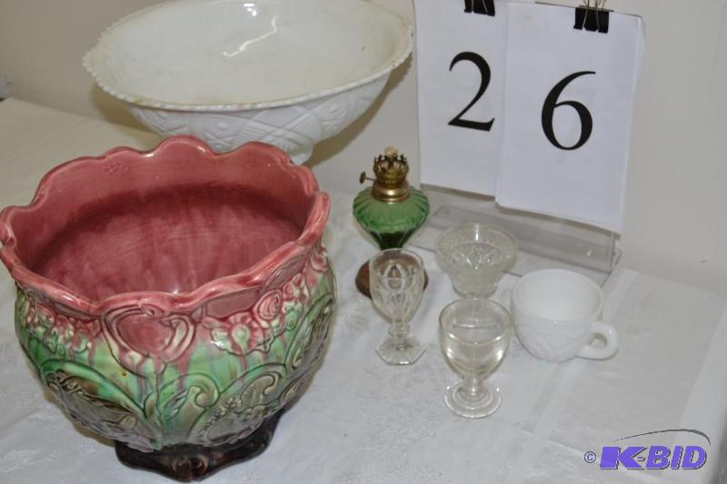 lot 26 image: Milk Glass - oil lantern