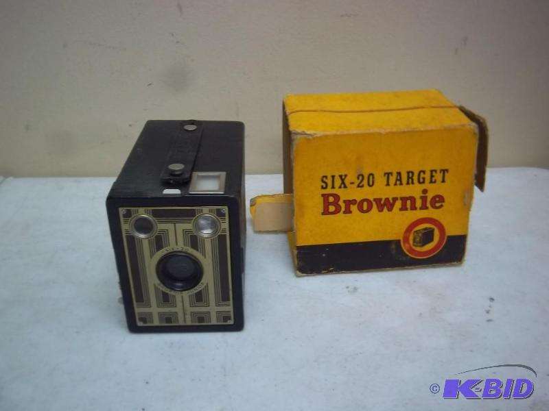 Vintage Kodak Brownie Camera - Unte...