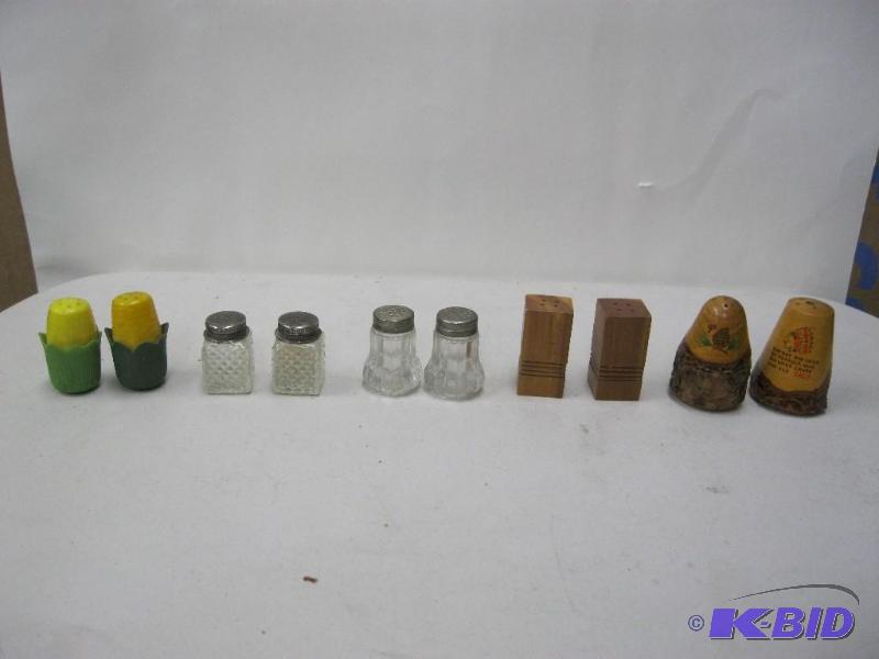 Vintage Lot Of Salt &amp Pepper Sh...
