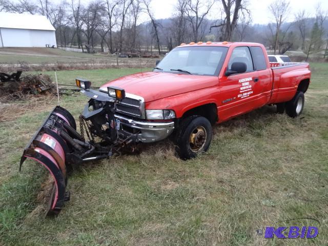 1999 Dodge 3500 1 ton dually truck....