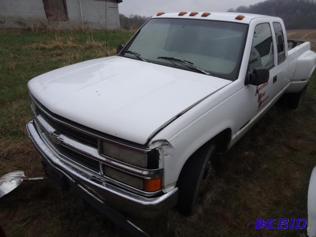 1997 Chevy 1 ton dually pickup. 255...