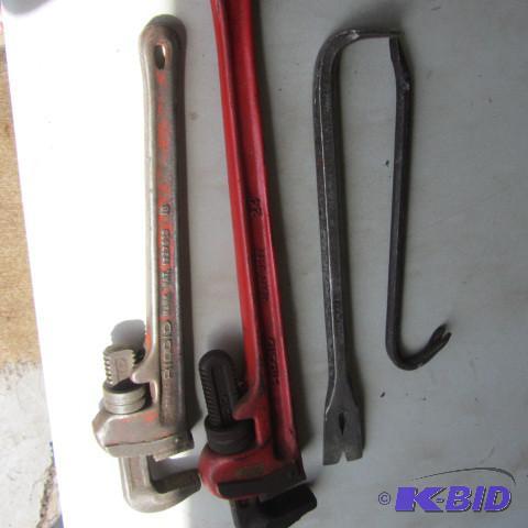 Pipe Wrenches, Pry Bar