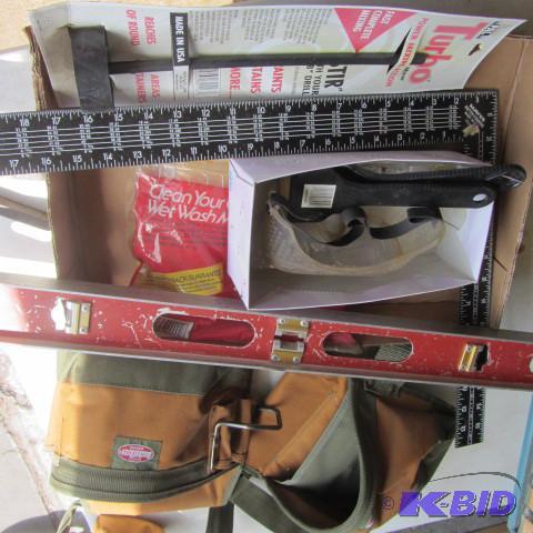 Tool Pouches, Level