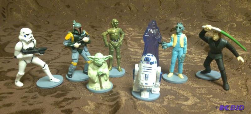lot 16 image: Star Wars Assorted Applause figures on round ...