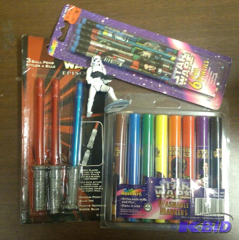 lot 72 image: Star Wars Lot of 4-Package of 8 washable mark...